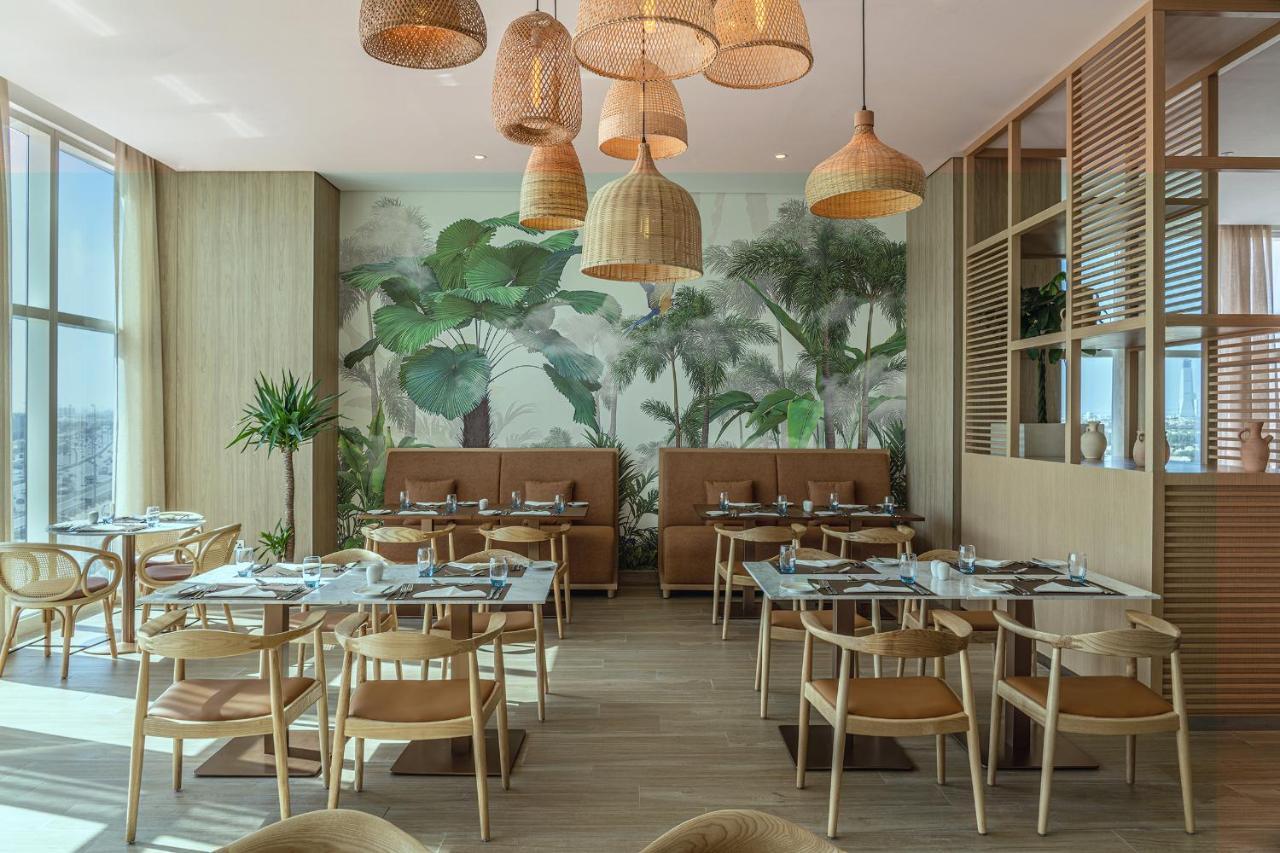 Novotel Jumeirah Village Triangle Hotel Dubaï