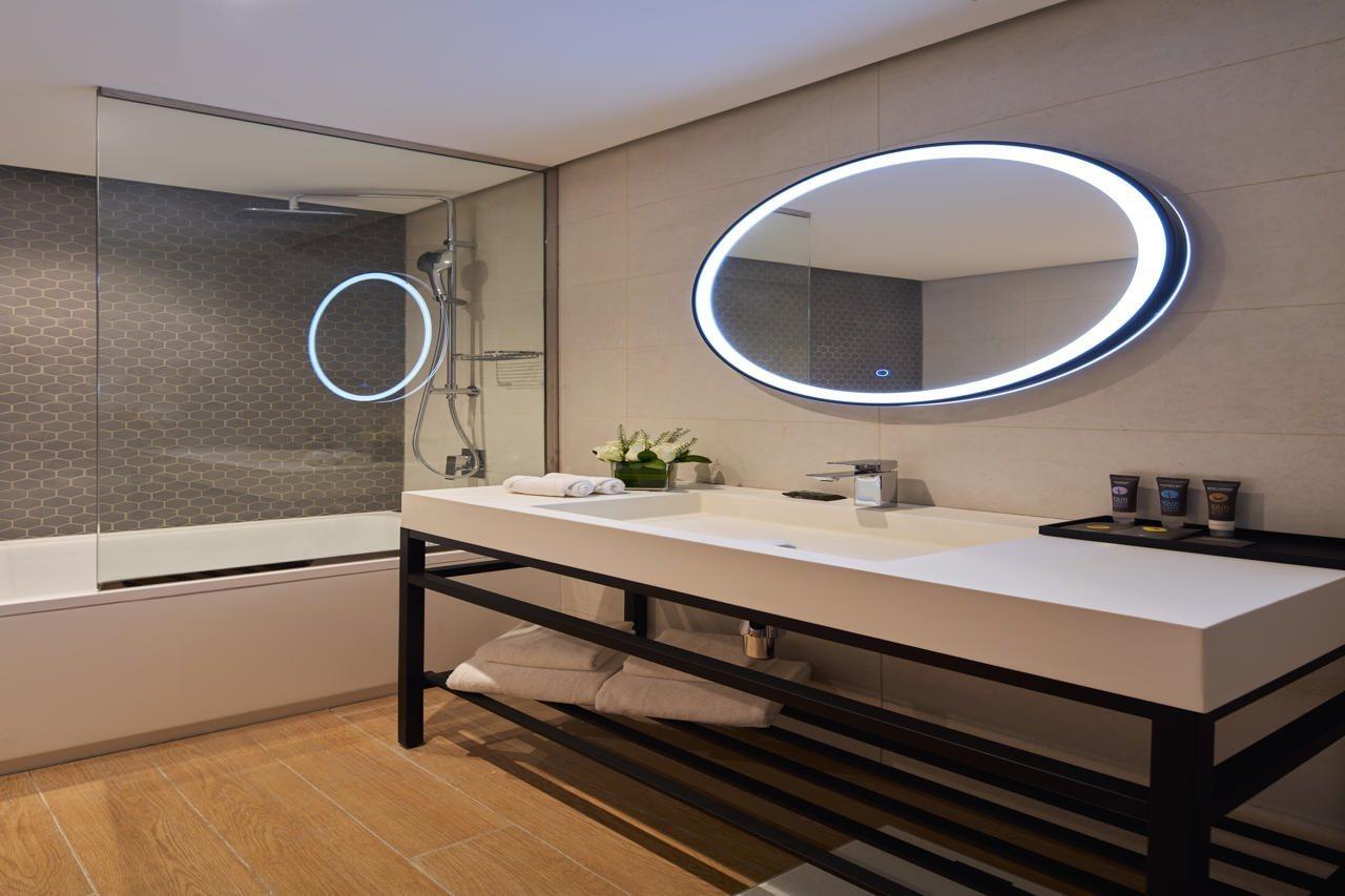 Novotel Jumeirah Village Triangle Hotel Dubaï